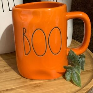 Rae Dunn orange BOO mug